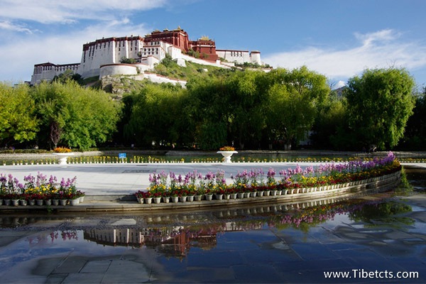 跟團(tuán)去西藏旅游多少錢(qián)