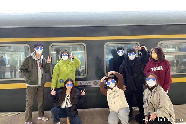 廣州到西藏10天跟團旅游報價