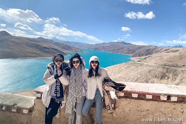 報團(tuán)去西藏旅游多少錢一個人