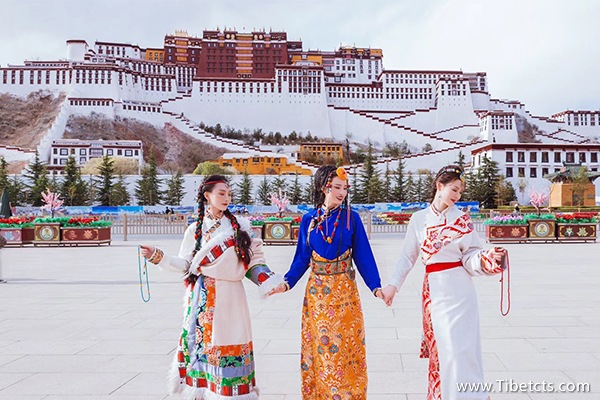 報團(tuán)去西藏旅游多少錢一個人
