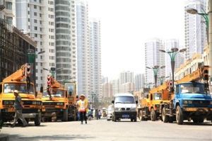 吊車(chē)停放應(yīng)選擇安全可靠的地點(diǎn)