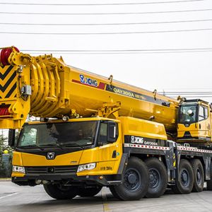 徐工QAY650起重機(jī)交車 民營吊裝企業(yè)再添新助力